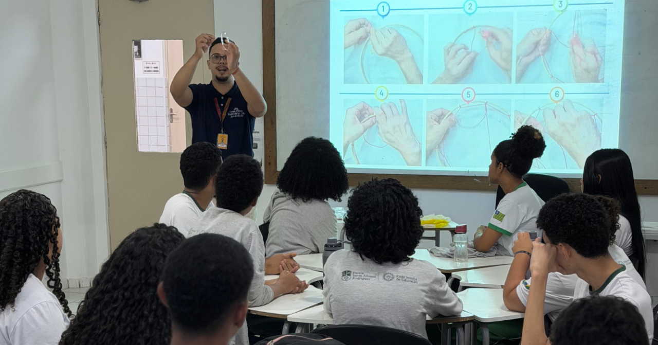 Jovens da ESAR participam do terceiro módulo do Projeto Farol, em Teresina, sobre sonhos, escolhas e projeto de vida.